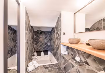 Jacuzzi dans une suite
