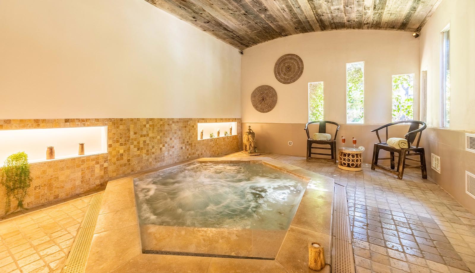 spa_roi_theodore_jacuzzi