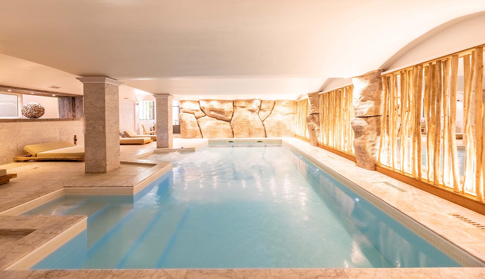 spa_roi_theodore_piscine_interieure
